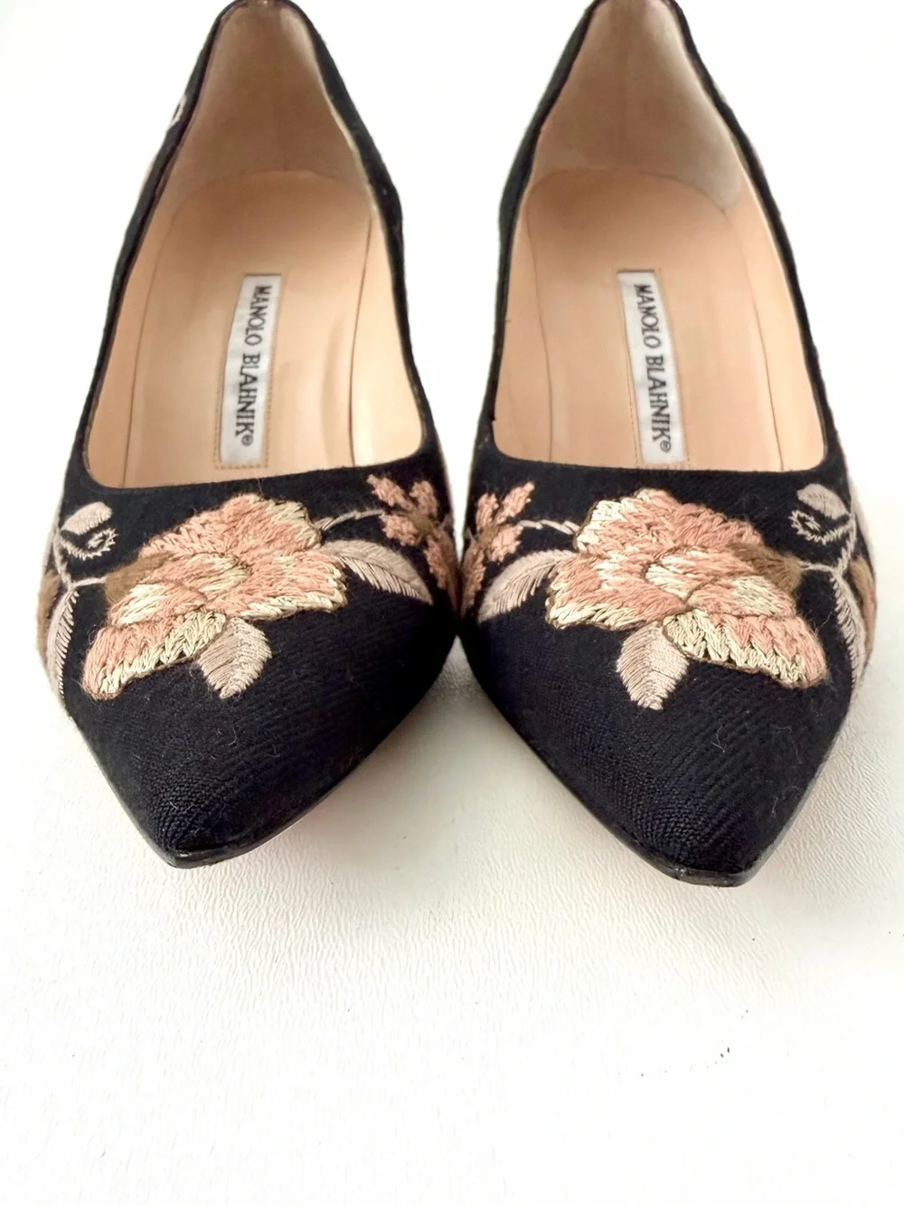 MANOLO BLAHNIK | Black Floral Embroidered Pointed Toe Pumps Heels EU 38